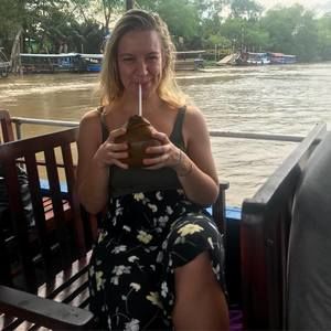 Meet your Posher, Vicky